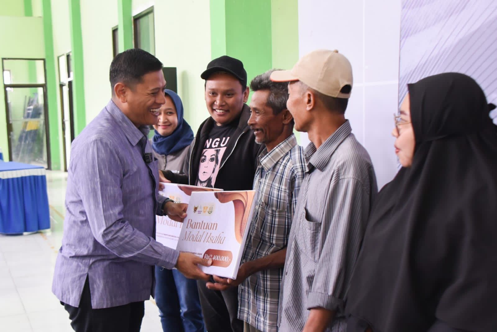 Penyaluran Bantuan Modal DBHCHT Tahun 2023, Wali Kota Kediri Ajak UMKM Perluas Pasar Melalui Online