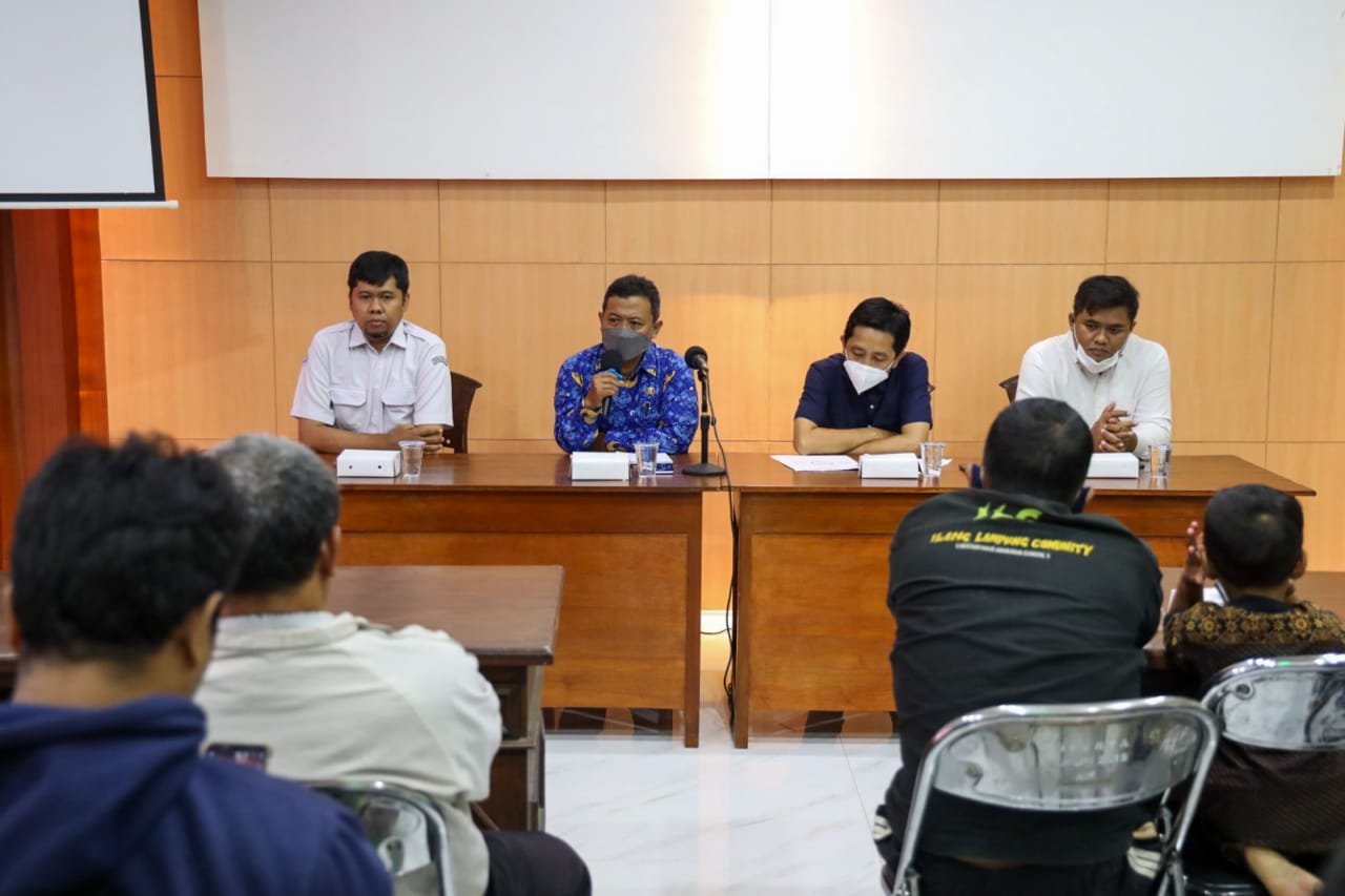 Bagikan Kartu Kusuka, DKPP Berharap Pelaku Usaha Sektor Perikanan Kota Kediri Semakin Mendunia