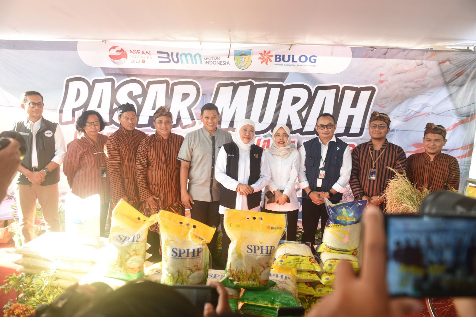 Wali Kota Kediri Dampingi Gubernur Jatim Tinjau Pasar Murah