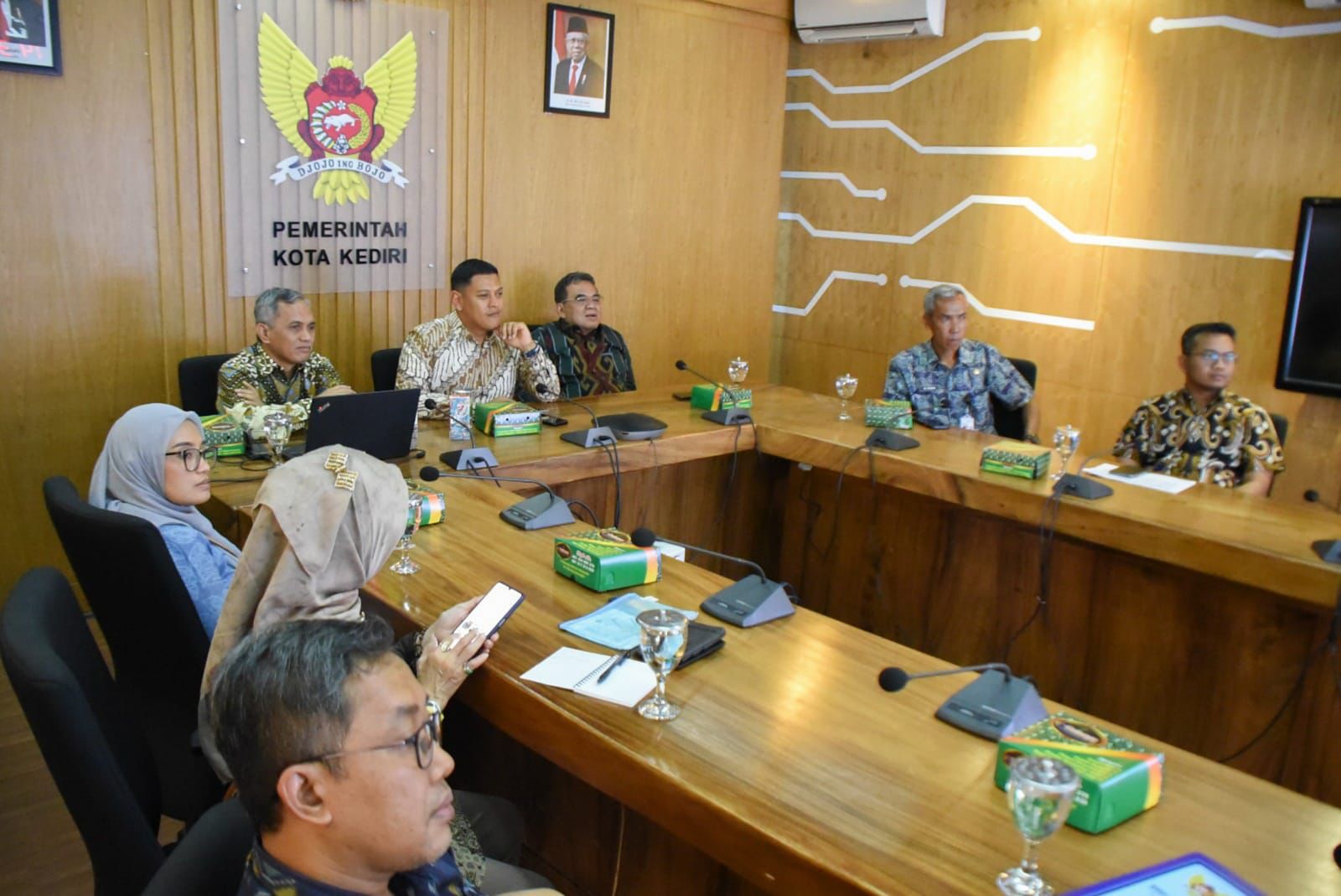 Wali Kota Kediri dan TPID Ikuti Arahan Presiden untuk Kendalikan Inflasi