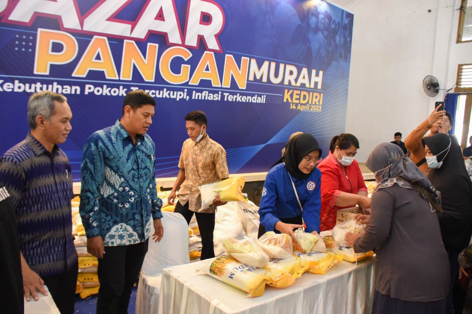 Animo Masyarakat Besar pada Bazar Pangan Murah, Wali Kota Kediri : Kita Sediakan 1.500 Paket dan Ada Layanan Drive Thru