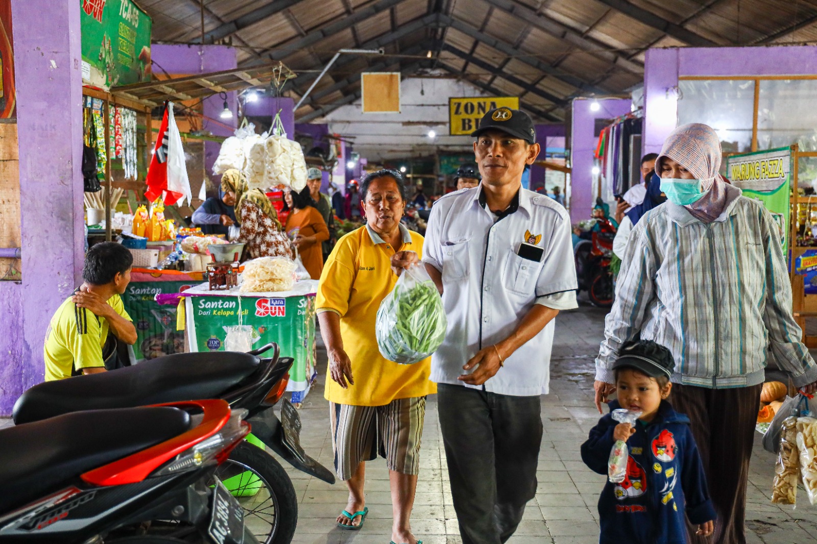 Lindungi Konsumen dari Pedagang Curang, Disperdagin Kota Kediri Kembali Gelar Pengawasan UTTP di Pasar Bandar