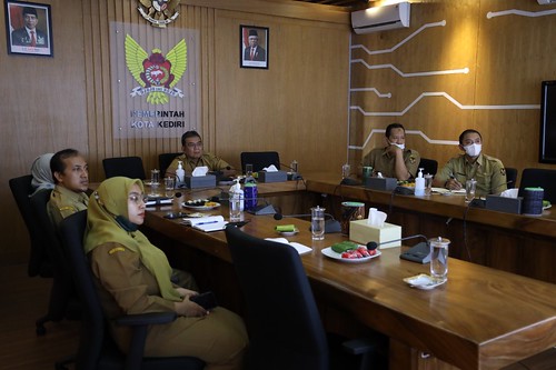 Kendalikan Harga Komoditas di Daerah, Pemkot Kediri Simak Arahan Mendagri dan Menko Marves dalam Rakornas