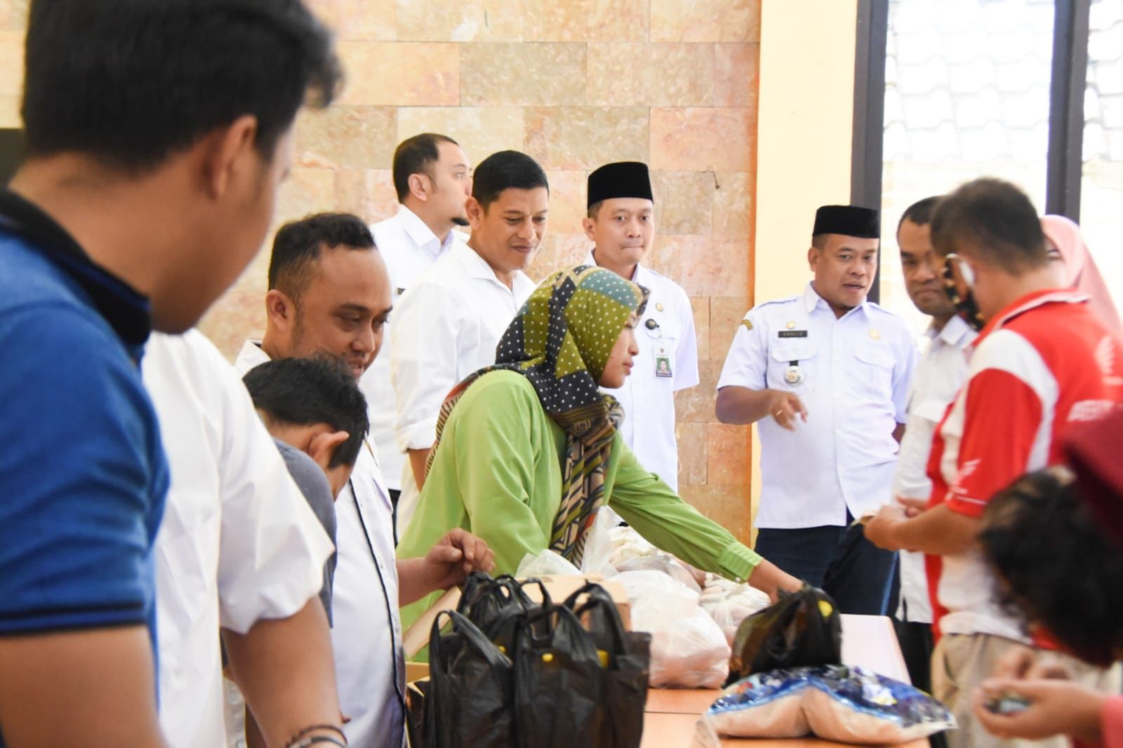Tinjau OPM Ramadhan di Kelurahan Setonopande, Wali Kota Kediri Ajak Masyarakat Bijak Berbelanja
