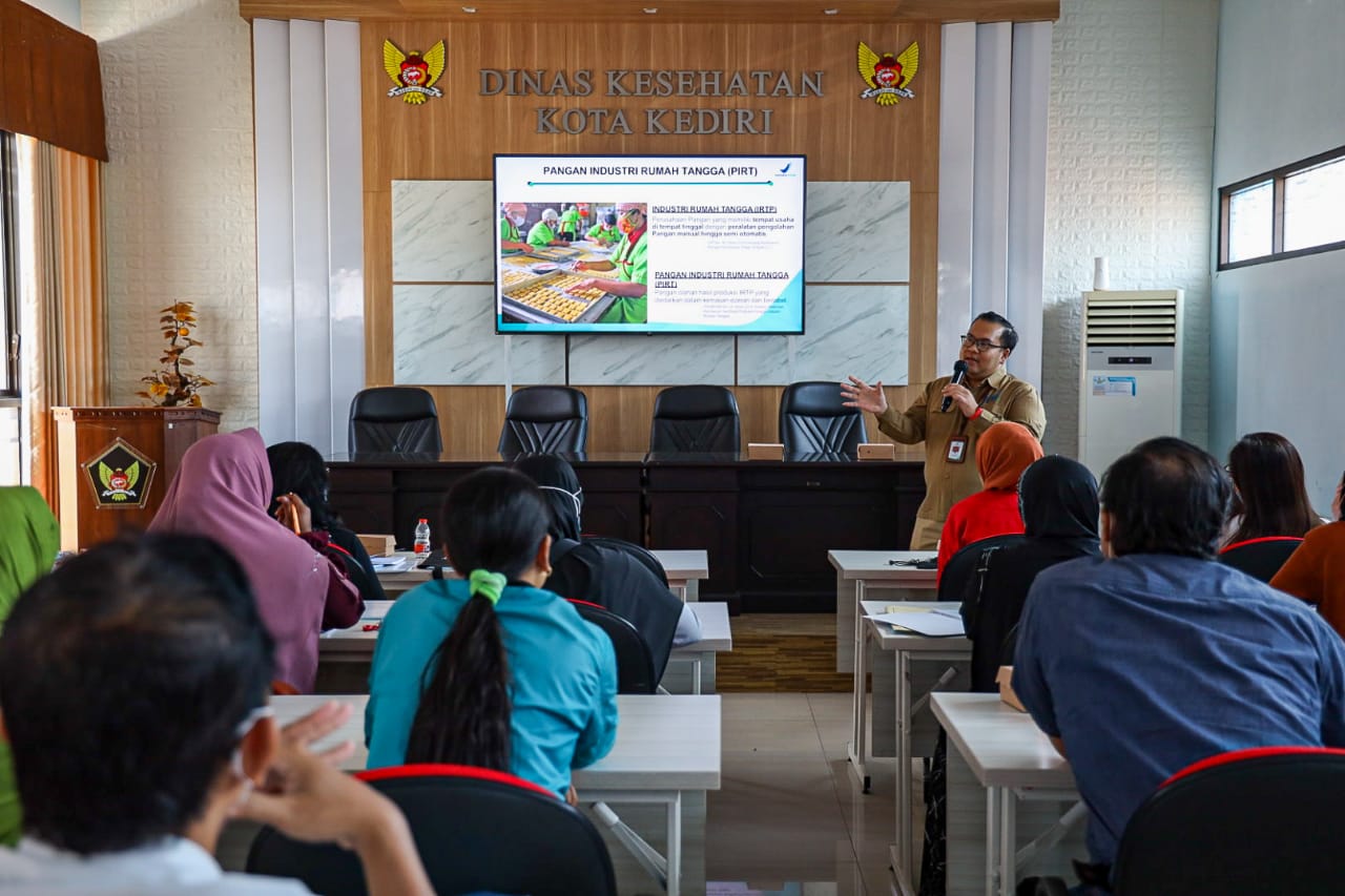 Gelar Bimtek Bagi Produsen IRTP, Pemkot Kediri Beri Bekal Standar mutu Keamanan Pangan