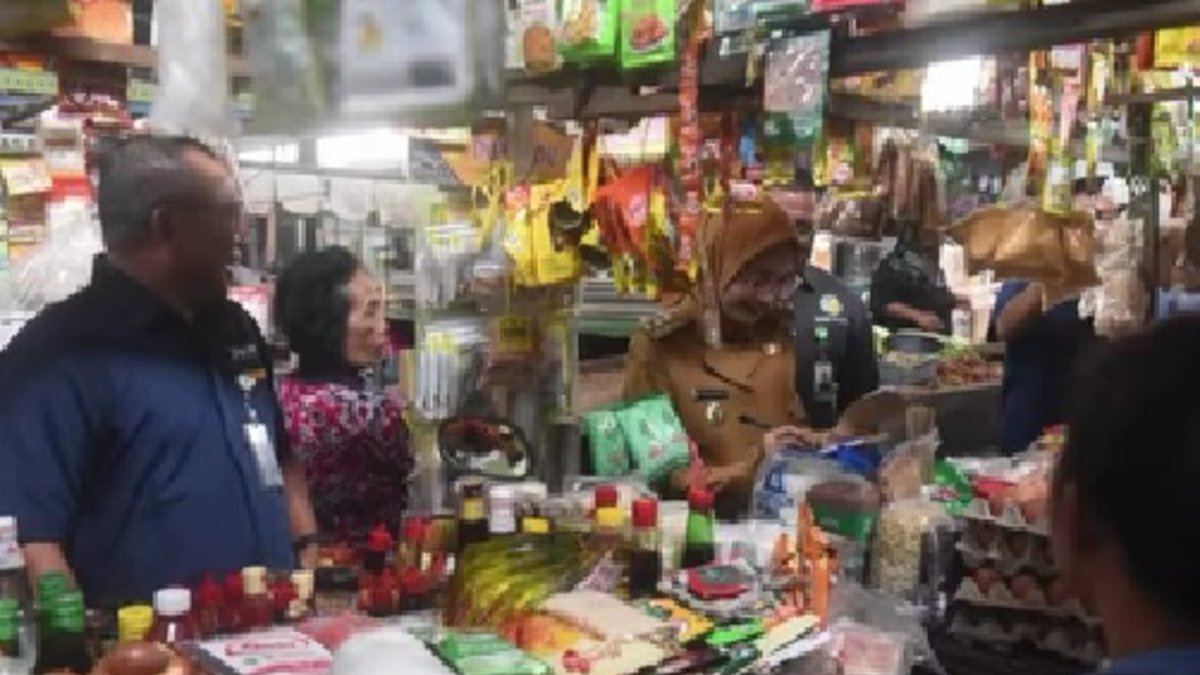 Respon Keluhan Warga Mbak Wali Lakukan Sidak Monitoring Harga Pasar